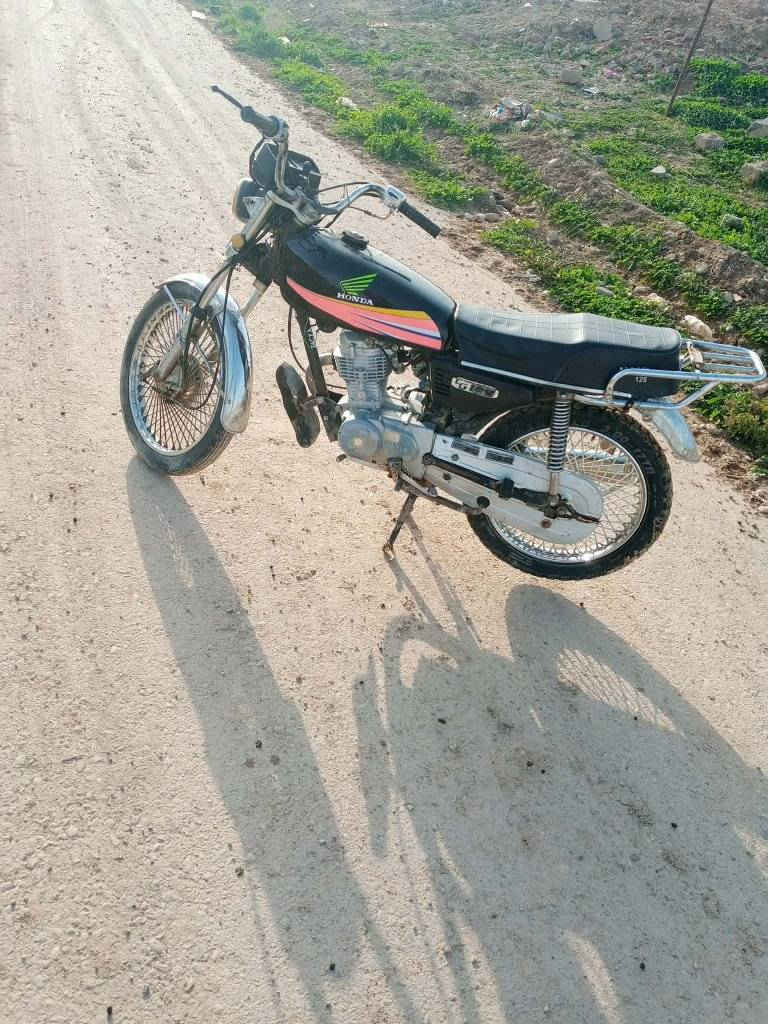 موطور  نامه اربعه گير  للبيع  شلعة فول محرك خير من الله   صالنصة كاتم   اوراق كاملة مال شقل  موطو  شقل وطلع هندر واحد   لا  صرف ولا تبخير   لايت عالي ناصي   موجود خاص  مكاني جلولاء الطبج  280وبي مجال قليل***********
