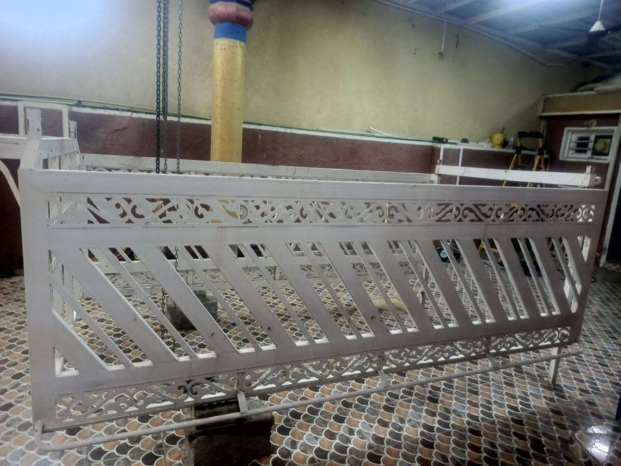 سلام عليكم محجر كيه فحل البيع بلازمه 600الف مع تانكي كاز 120التر 120.الف وبيه مجال  العنوان بغداد ***********
