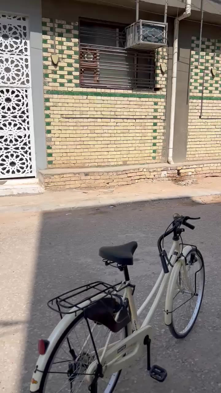 السلام عليكم سانتوس موديل ٢٠٢٢ اخو الجديد السعر ١٣٠ وبي مجل بسيط العنوان نجف ***********
