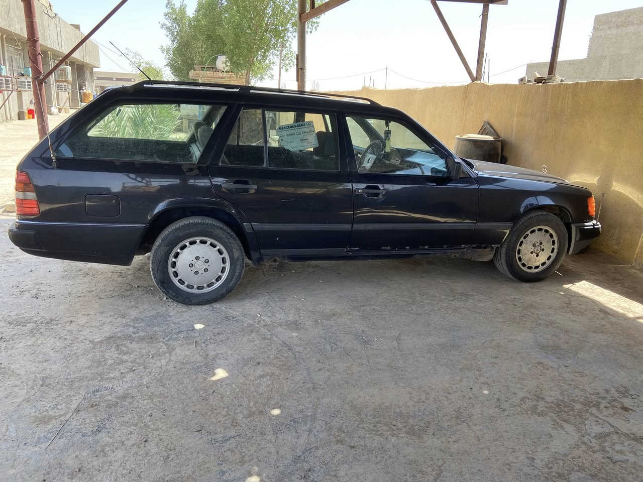 سلام عليكم سيارة البيع مرسيدس رقم بغداد بسمي مديل ٨٩ تخم تاير تبريد شغال مكان بغداد سعر ٦٥ وبيه مجال اي ستفسار ع رقم ***********
