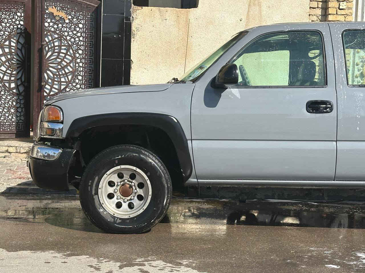 مكلف بنشر 
جمسي 2003مزاد بتره م
مصبوغه عام لون سمنتي 
منضومه غاز /بانزين 
مكينه 8سلندر 
كير مكينه مكفولات 
تخم تاير /حداديه جديده 
تبريد ويه سويج 
وداخل السياره كلش حلوه 
سياره جاهزه مابيه كل نقص
السعر 70وبيه مجال 
*********** الاستفسار ع هذه الرقم
