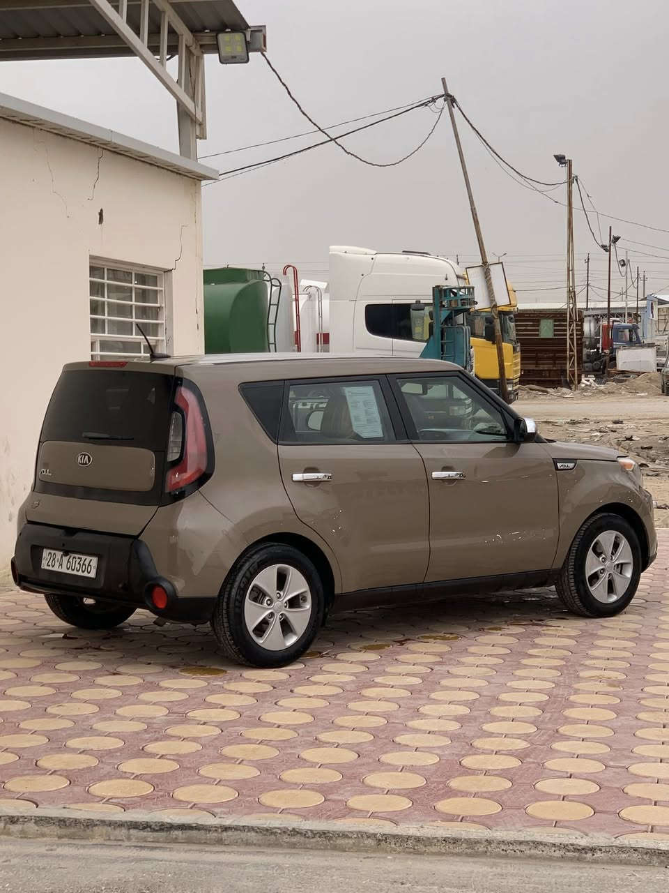 سلام عليكم كيا صول موديل 2015حادثه بنيد وجاملغ امامي وربع الجنطه وخلفي السعر 110ورقه مكاني نجف ***********
