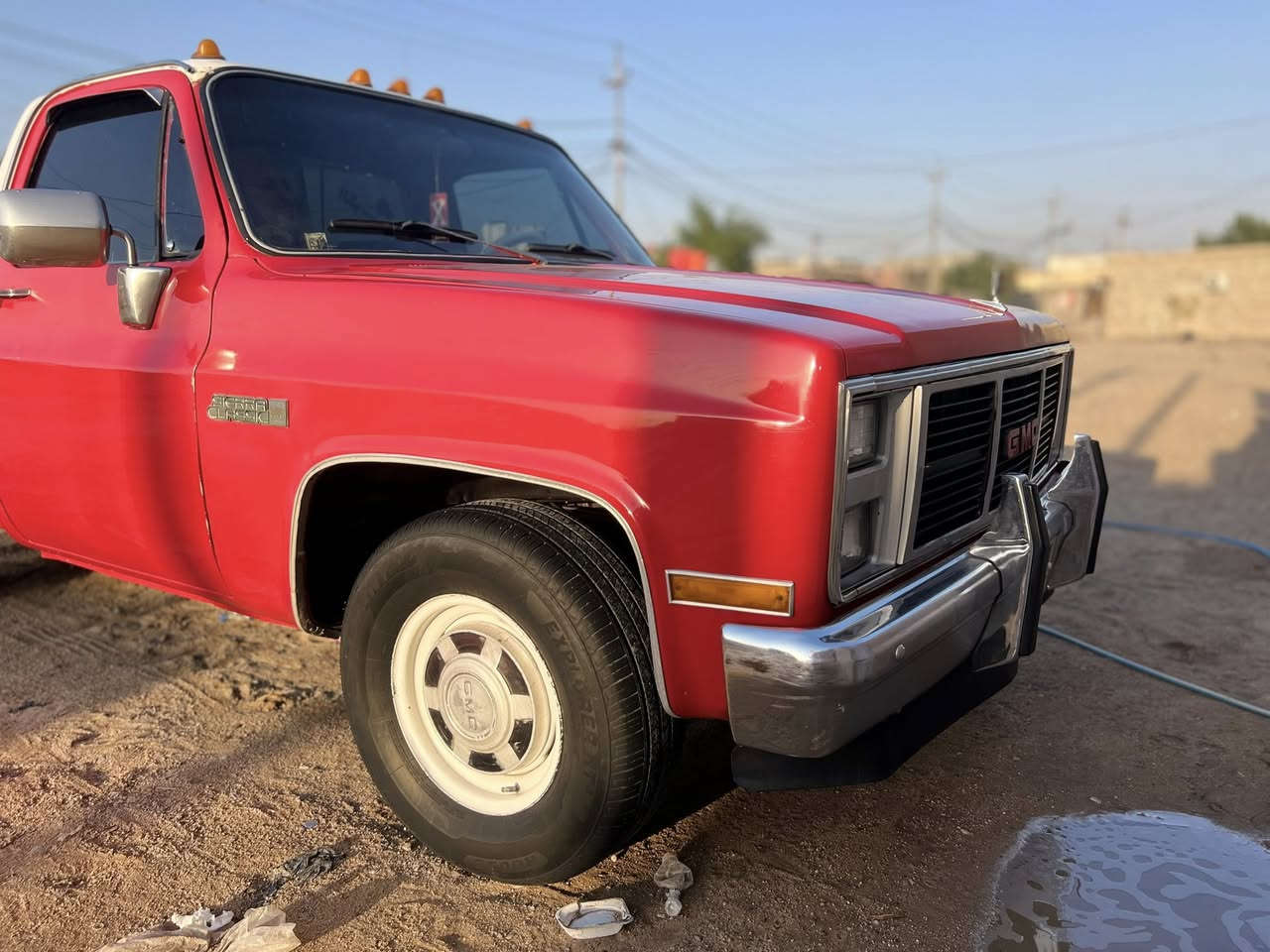 السلام عليكم سياره للبيع او المراوس حسب القناعه جمس بهبهاني شاصي مكفول بشرط موديل ١٩٨٠ معمره وجاهزه غرقه جديده طخم تاير جديد حداده جديده كهربائيات كلها شغاله مانقصها كلوب كلشي يشتغل بيها رقم ذي قار  مشروع وطني تحويل جاهز مكينه ٣٥٠ / ٩٠ مشيف كير ٤٠٠ مكينه تشتغل بس بيها صوت السعر ٦٥ وبيها مجال للشراي مكاني بصره الزبير ***********
