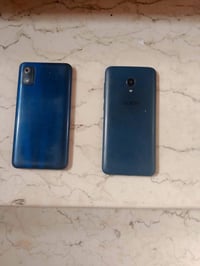 عندي تليفونين للبيع شغالات واحد شاشته بيها فطور بس مامثره على لمس يصلح...