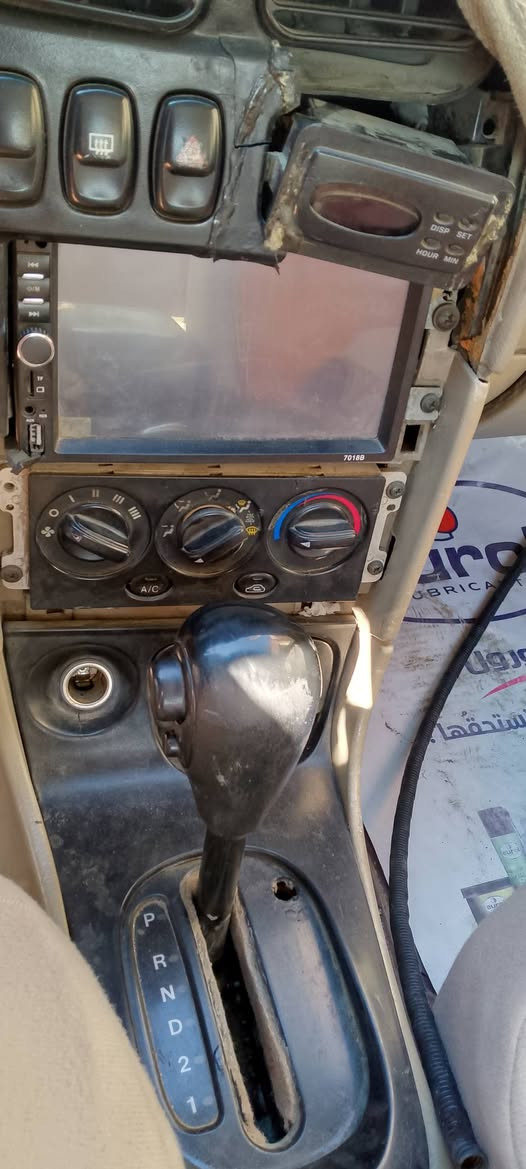 للبيع أو مراوس
رجاءً بدون وعود كاذبة

كيا سيفيا 2000 أتماتيك
شغالة نكرة سلف وتشتغل مباشر

مكينة جديدة 1800 (صار شهر و10 أيام)
شاشة + بلوتوث

بيها شغلات أمانة:

راجز بك متفلش (250 ألف ويا الدهن)

ماطور مساحات (15)

كيج سرعة (10)

دبلات + شد (55)

المجموع: 330 ألف

السعر: 26 ورقة – مستعجل
بغداد / حي أور
📞 ***********
