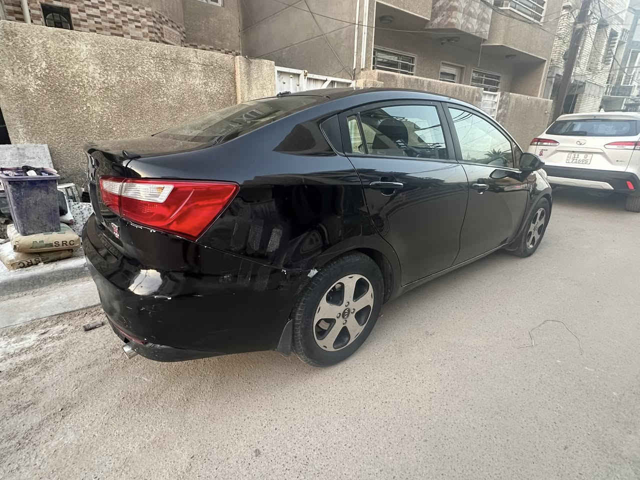 كيا ريو موديل 2017
امريكي gdi 1600

مرشوشة صفحة السايق 

بدون دواخل والشاصي سليم 

صورة الحادث موضحة 

موجود السونر مالتهة 

السيارة نظيفة 

تبريد شغال 

مكينه كير خير من 

صدرهة مابي شي

داخل نظيف 

مواصفات عاديه 

ماشيه 99الف ميل 

السعر 87$ وبيهة مجال

العنوان بغداد المنصور 

***********
