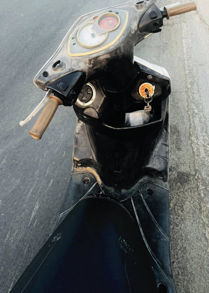 السلام عليكم للبيع دراجة سكنس الون بيض دراجة خير من الله شغلة سلف هندر تخم تاير جديد  للبيع فقط شراي تصل واتساب ‭
***********
