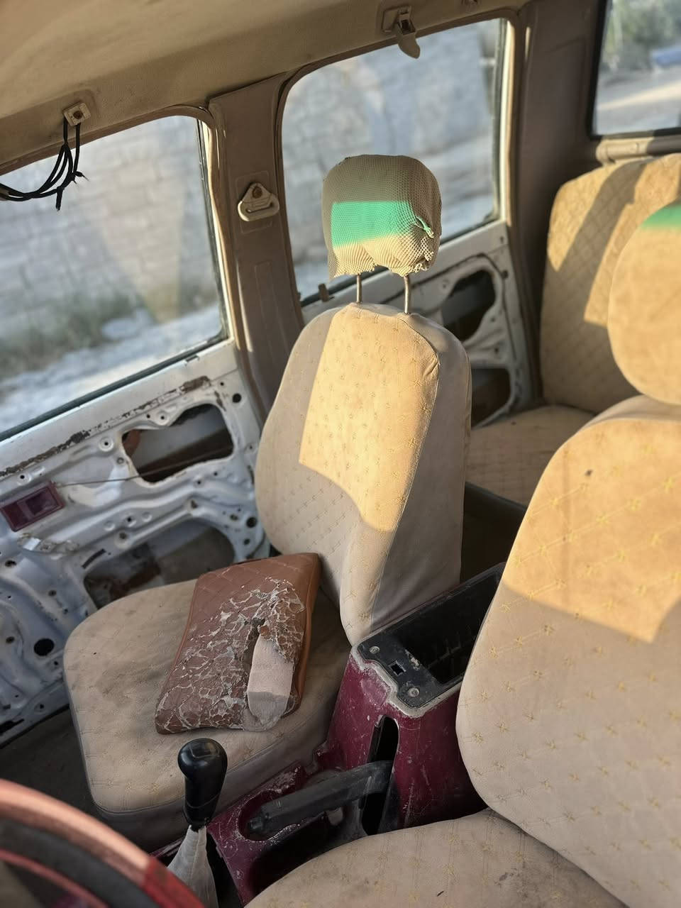 سلام عليكم بيكم دير موديل 2009 سياره جاهزه تخم تاير كير مكينه جاهزات راديتر جديد سياره عليه ضرايب ابيع كوم حديد سنويه ورقم وياه اكفله من كلشي / مكان الكوت مركز المدينه /***********/***********
