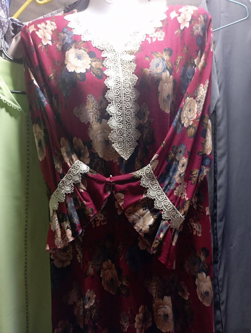 بيجامة صيفية 
التوصيل متوفر


**إذا كنت صاحب هذا الإعلان وتريد حذفه لأي سبب، رجاءا أرسل رسالة إلى الدعم الفني**