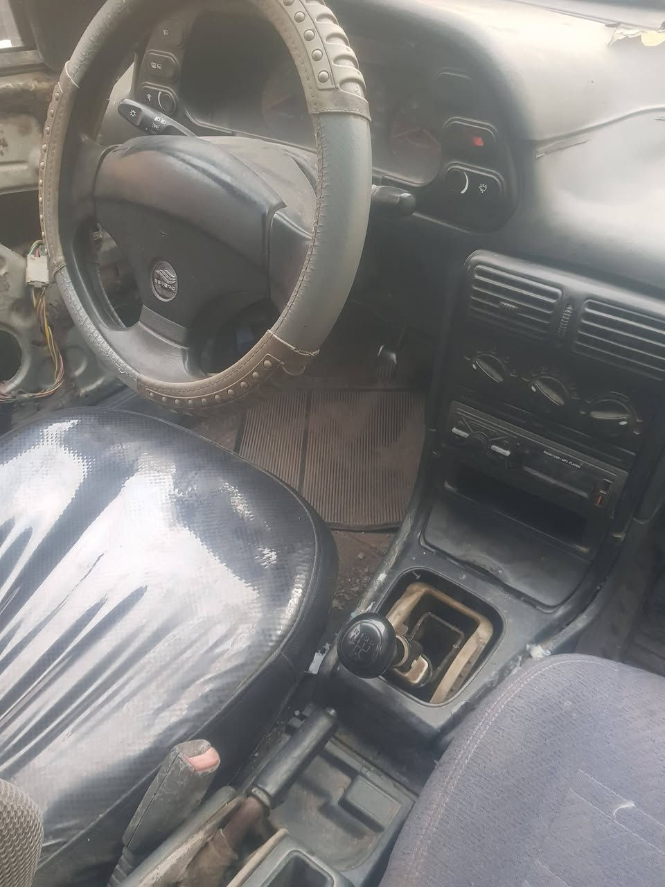 السلام عليكم سياره دايو اسبرو شغال سياره كير مكيانه خير من الله سنويه جديد رقم نكليزي مراوس بسايبه او بيع سعر ١٧ ***********
