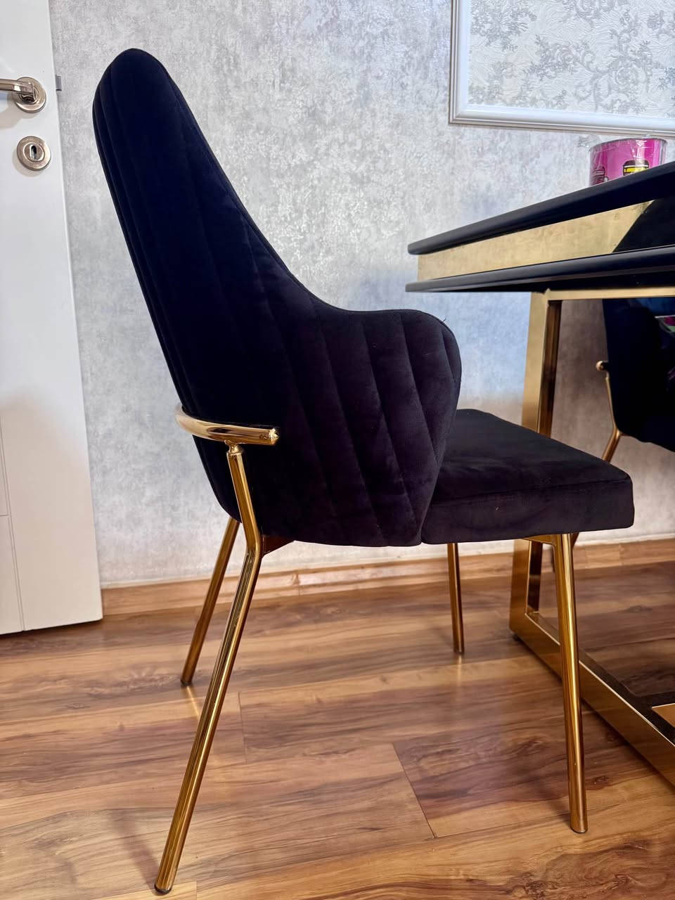 ميز طعام و٦ كراسي قياس ١٨٠ سم ماركه تركية غير مستخدم ثقيل جدا دهوك, العراق


**إذا كنت صاحب هذا الإعلان وتريد حذفه لأي سبب، رجاءا أرسل رسالة إلى الدعم الفني**