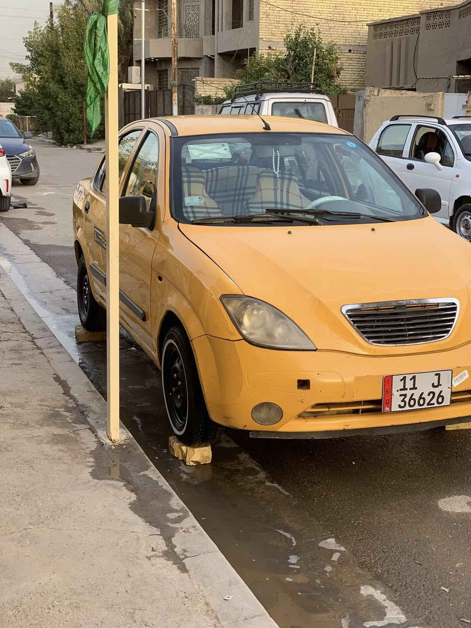 السلام وعليكم طيبة مديل2015 جاهزة وكلش نضيفة مصفره هيئه وغرامات  تدفئه وتبريد شغال تحويل ثاني يوم مابيها اي نقص مكان السياره بغداد حي العامل رقم الهاتف
***********
