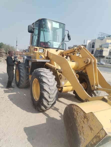 للبيع شفل كوماتسو حجم 100 مكفول كفاله عامعه شفل جديد تخم تاير كير مكانيك قماره دور دفع رفع خير من الله موديل 2018 السعر 320اتصال ع الرقم ***********
