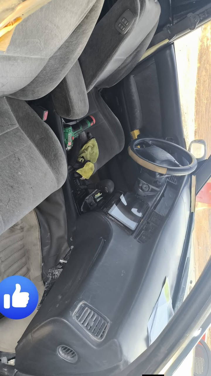 السلام عليكم ورحمة الله وبركاته 
اخوان للبيع سياره بطه متصل  موديل 91 رقم انبار  سياره حلو مناسبة مكفوله من الكص والعيب الشرعي والدعمه القويه فقط طخات بسيطه 
الموصفات 
محرك 3000ديلكو 
لون اسود 
كير بحاله ممتازه 
شاشه اندرويد 
كشنات كهربائية صفحتين 
مري كهربائية 
سياره حلو ومناسبه عوزها ترتيبات شويه بسيطه 
السعر 38مع المجال للطيبين 
وذا ماعندك تعال اخذها ابلاش فدوه لنعالك 
للتواصل 
واتساب ***********
او على رقم الهاتف 
***********
مكان السياره نجف 
واسيف عل اطاله
