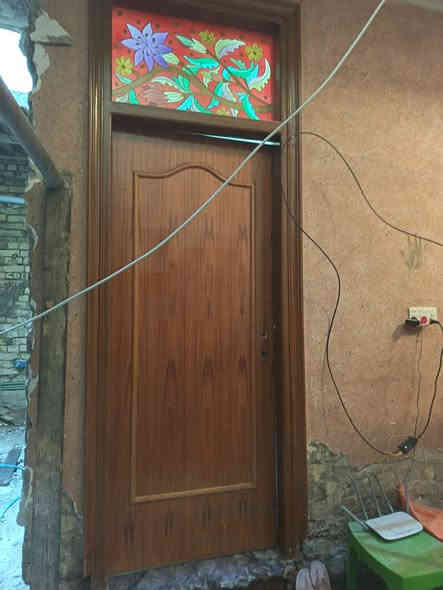 سلام عليكم بيبان خشب صاج جاوي نضيفات كلش الشراي يجي خاص او
واتساب ***********
