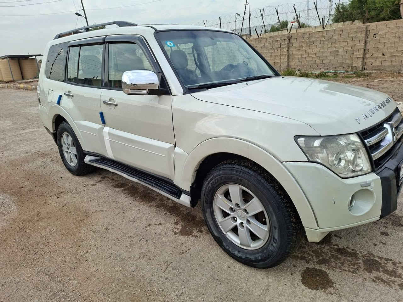 السلام عليكم للبيع او المراوس باجيرو موديل ٢٠٠٨ حبتور فول مواصفات محرك ٣٠٠٠ فور ويل سبعه راكب كشنات جلد +كهرباء تدفئه وتبريد ٣ قطع شاشه كاميرا حساسات تخم تاير جديد صدر امامي خلفي جديد معمره و مصبوغه عام لغود وشواصي كفاله السعر ٩٨ وبيها مجال بسيط 
مكاني الدوره ابو دشير 
رقم الهاتف *********** بغداد, العراق
