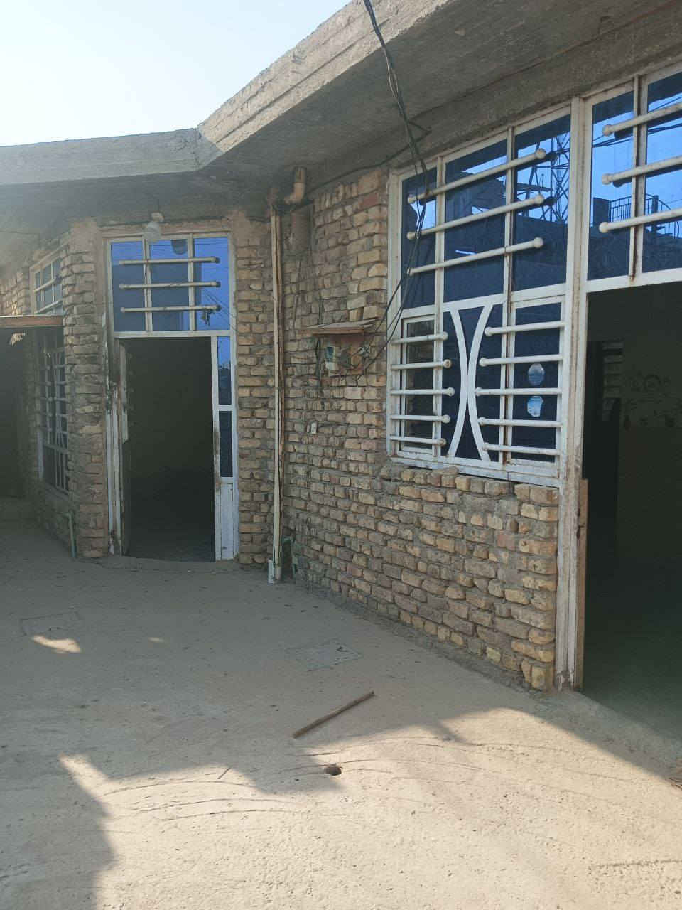 السلام عليكم 
يتوفر عقار في الحصوه منطقه ال 700 او ال 600 مساحه العقار 110 متر بابعاد مربعه الشكل ركن المرغوب صير بي احله خريطه العقار بيت قديم وصالح للسكن كان ماجر وحاليا دبيعه بيت مرتب وعقار موقعه حلو عله الشارع الخدمي المقابيل شركه فارس بالاخير موقع ممتاز واغله موقع هناك بالحصوه كله وبيت بمساحه حلوه وبخريطه حلوه 

سعر العقار 95 مليون وبي مجال للشراي نشاءلله للاستفسار اكثر مراسله الصفحه او الاتصال عله الارقام الاتيه 
*********** تصال
*********** وتساب
