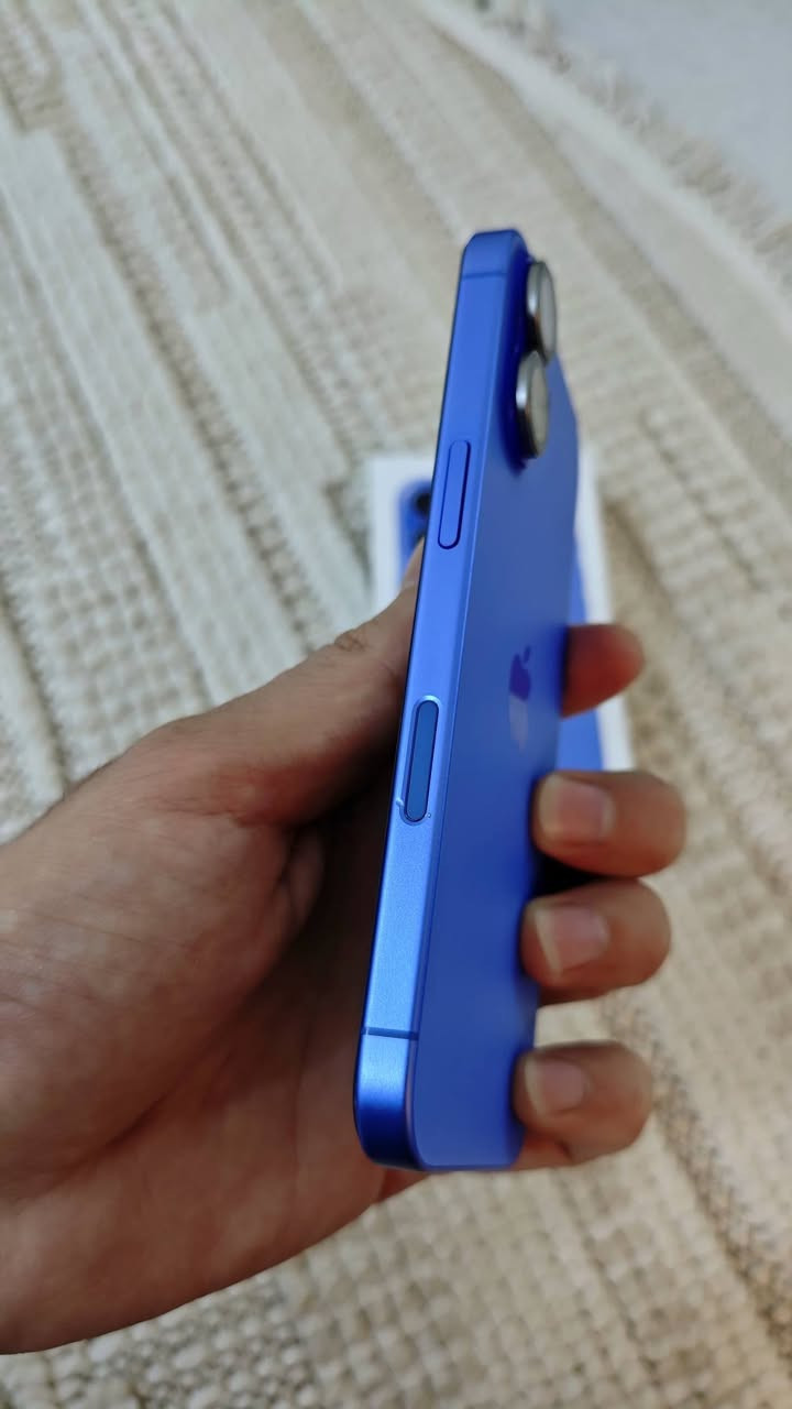 للبيع iPhone 16 لون بحري (Ultramarine) – 128GB

الجهاز نظيف جدًا، استخدام شخصي، وما بيه أي عطل أو صيانة، جاهز للفحص بأي محل.

✅ اللون البحري (Ultramarine) 
✅ سعة 128GB 
✅ صحة البطارية 95% 
✅ عدد دورات الشحن 298 فقط
✅ أول استخدام: كانون الأول 2025 ✅ 
✅ محدث إلى آخر إصدار iOS 26.3.1 
✅ الكامرات، Face ID، السماعات، الشبكة، والواي فاي كلها شغالة 100% 
✅ مع العلبة الأصلية وضمان Golden Group (وشاحن) 
✅ الجهاز نظيف جدًا وخالي من الكسور والخدوش المؤثرة

السعر: 990,000 دينار غير قابل للتفاوض بالمعقول.

متواجد على الخاص.

📍 الناصرية مركز


**إذا كنت صاحب هذا الإعلان وتريد حذفه لأي سبب، رجاءا أرسل رسالة إلى الدعم الفني**