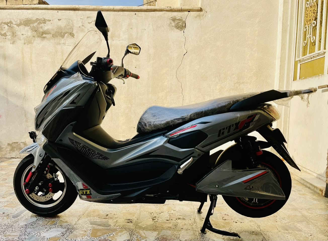 سلام عليكم 
للبيع دراجه شحن GTX
ملف 3000 نحاس حقيقي 
بطاريه 45امبير 
نضام R
3سرع
تاير امامي خلفي جديد 
بريك دسك جديد 
السعر 1375 وبي مجال 
مكان بغداد جديده 
اتصال عل رقم ***********
