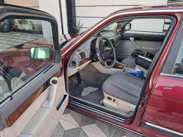 السلام عليكم بي ام ٧٣٠ موديل ٩١رقم انبار باسمي تبريد شغال محرك وكير وتخم تاير وباتري كله جديد بردات خلفية بلادية جاهزه بدون نقص السعر ٦٨ مكاني الانبار ... العامرية .. ***********
