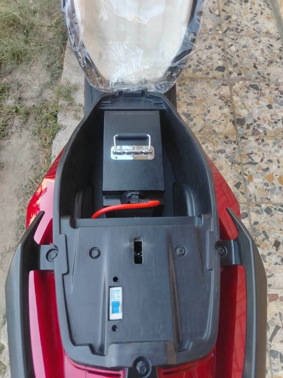 سلام عليكم
دراجه سكنس GT
بطاريه ليثيوم 21 امبير 72 فولت
الدراجه تمشيك 50-60KM
تحكم بالبلوتوث بالستيرن
سويجين وبصمتين وكارتين
وبيها نضام حمايه بس تتحرك بدون ما تفتح البصمه تقفل التايرات
الدراجه حيل حلوه وحيل نضيفه ماشيه 2100 فقط وقابله للزياده
السعر مليون و 50 وبيها مجال للشراي
مكاني بغداد العامريه 
للاستفسار : ***********
