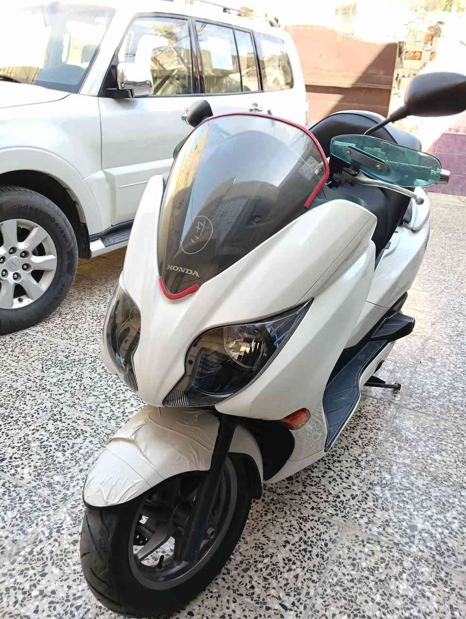 السلام عيكم دراجة فورزا 010 S7  
سعر 2مليون 
***********
