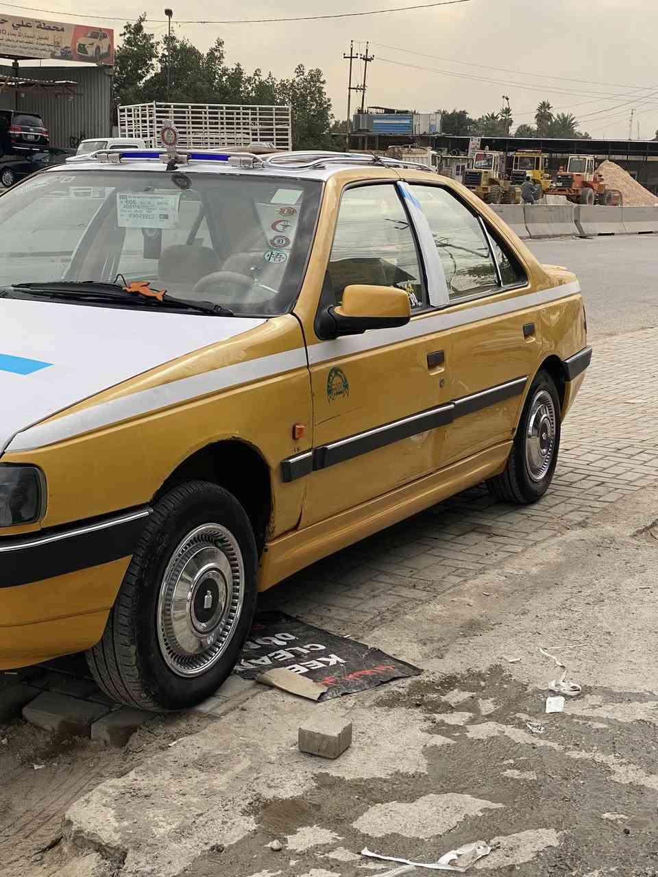 السلام عليكم بيجو لميس 12 للبيع السياره حلوه نقصها شغلات بسيطه سعرها 35 وبيها مجال بسيط مكاني الزعفرانيه ***********
