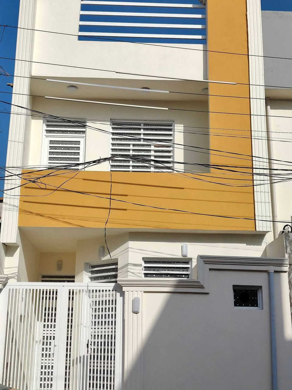 بيت للبيع حي مكرمه قرب مدرسة الخليج 100 متر طابق ونص غرفتين وصالتين وحمامات
وستقبال مسلح الببت تفاصيل على وتساب 
***********؛ سعره مناسب 135 وبيه مجال
