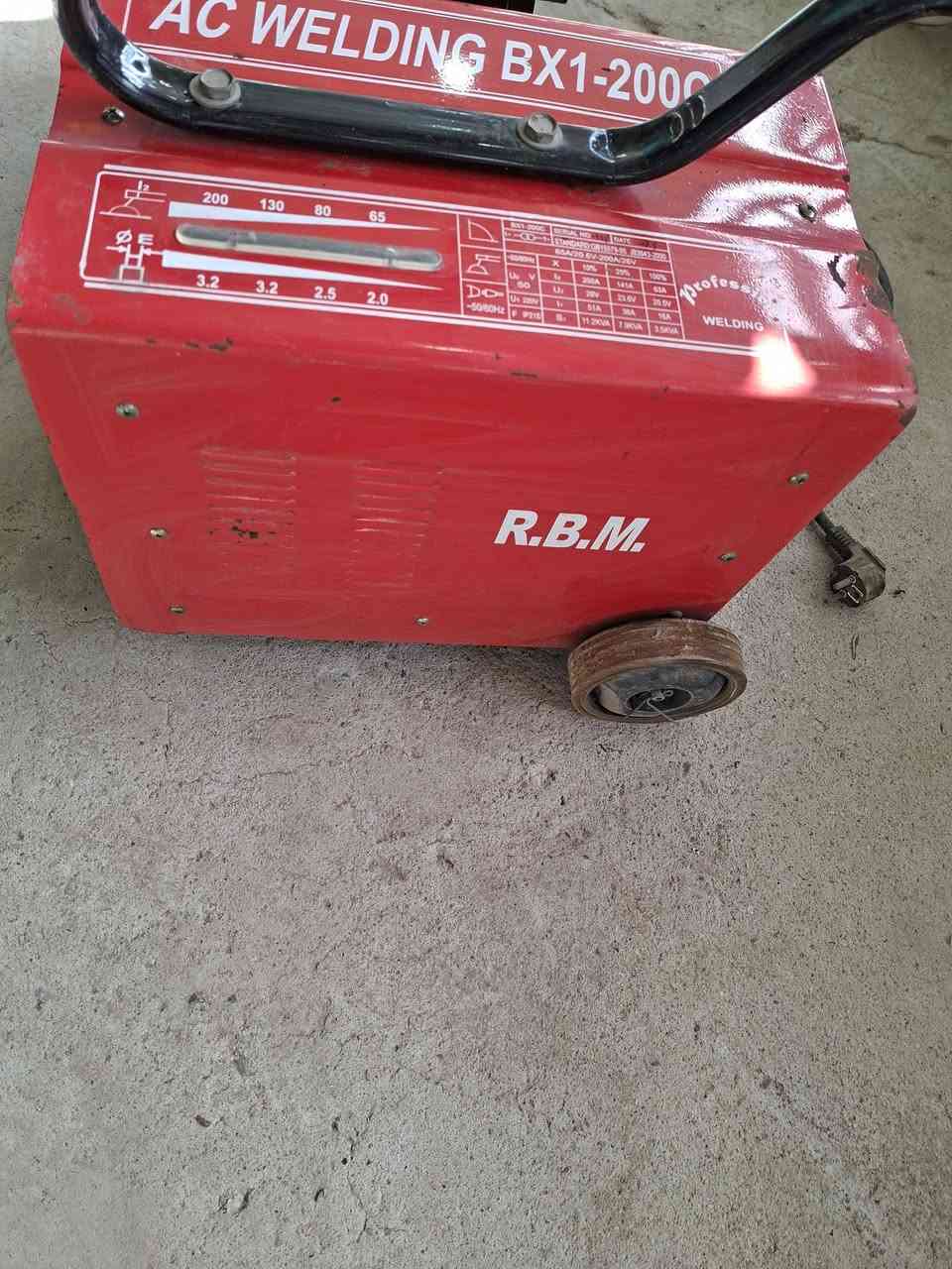 سلام عليكم ماكنة لحيم نظيفة جدا
معروفة عند أصحاب الخبرة الحجم ٢٠٠ السعر ١٧٥ الف اللي يحب يتصل وبخدمتكم العنوان بغداد الزعفرانية 
***********
