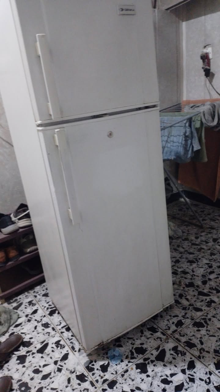 ثلاجه ١٠ قدم نظيفه للغايه بس الماطور عاطل


**إذا كنت صاحب هذا الإعلان وتريد حذفه لأي سبب، رجاءا أرسل رسالة إلى الدعم الفني**