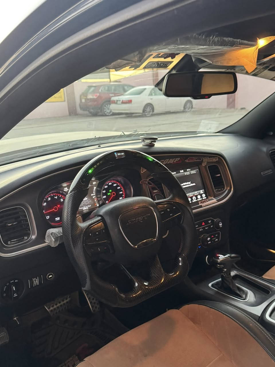 چارجر 2020 RT اصل 5700
ماشيه 58 الف ميل حقيقة 
التزويد 
هدرز srt
ثلاجه srt 
دركه RBM
شوته afe رياضي
اكسل قفل 3.0.9
ولف حماوه ريسنك 
لد متغير الالوان 
هواي اضافات سيارة مصروف عليها وبلعافيه على ال ياخذه يتونس برمجة احمد موبار 
مواصفات 
كشنانت حضن كنتار 
فول عد الفتحه والرادار الامامي
كشنا السايق كهرباء
شاشه حجم كبير 
ويل نجمه خسفه قويه 20
شفتة ستيرن تشغيل عن بعد 
تدفء تبريد 
السعر خاص 
الحادث جاملغ وبنيد الشواصي مكفول وشرط الفحص 
رقم دولي اربيل 
*********** سجاد 
مكاني نجف
