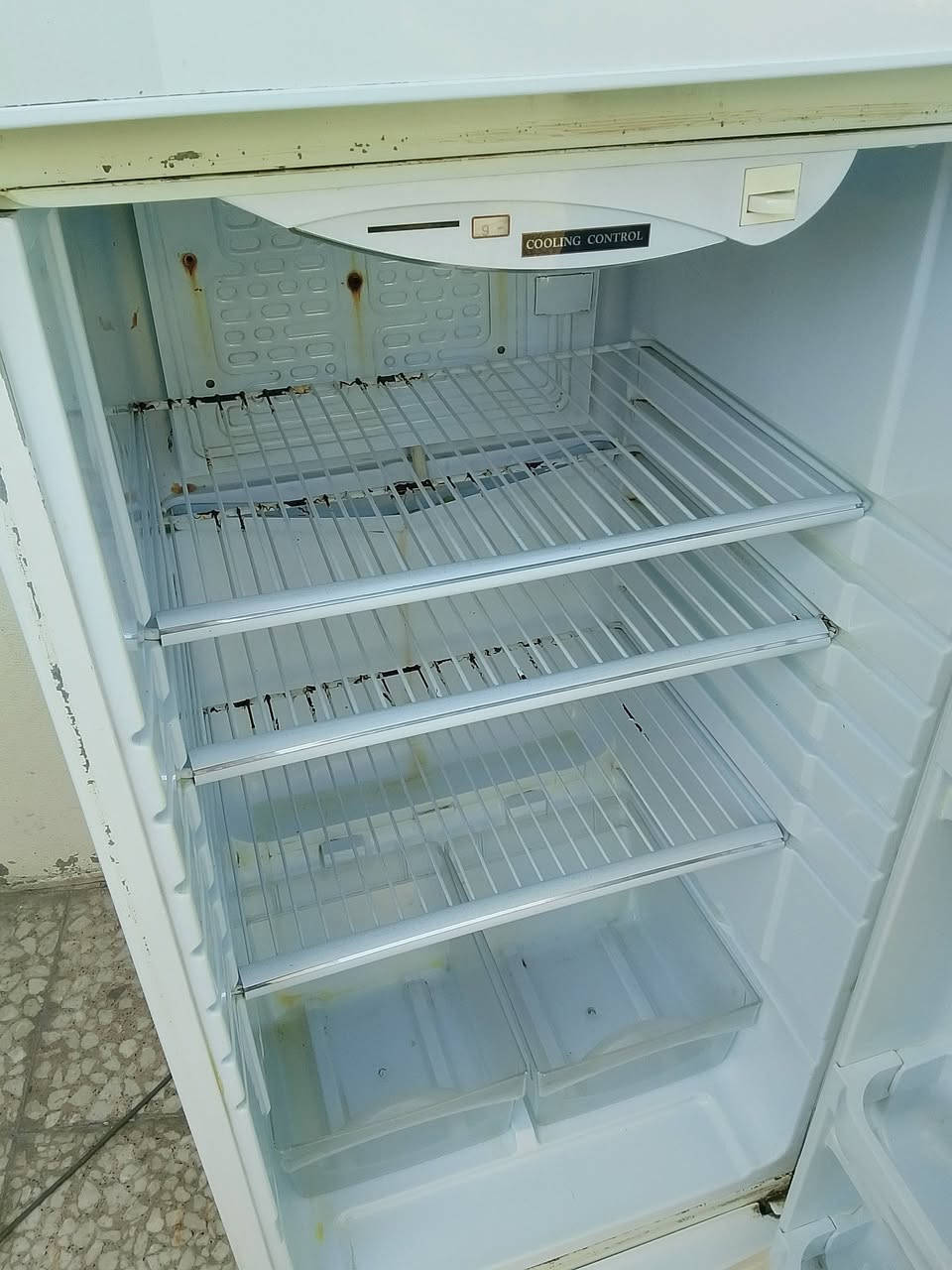 ثلاجه كونكورد لبناني مامفتوحه اخت الجديده 
للبيع السعر 175 وبيها مجال شرط التشغيل والتجميد مكاني الدوره 
***********
