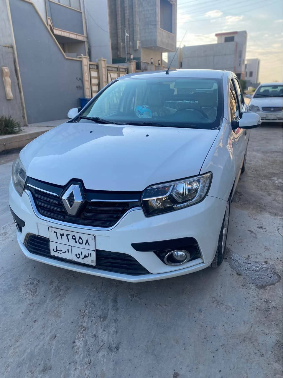 جديدة ع وضع الشركة السياره حره شرط التحويل 
مكينة كير شرط مابيها أي نقص جاهزة 
مكان السيارة موصل 
السعر 85 وبيها مجال قليل 
*********** Singapore
