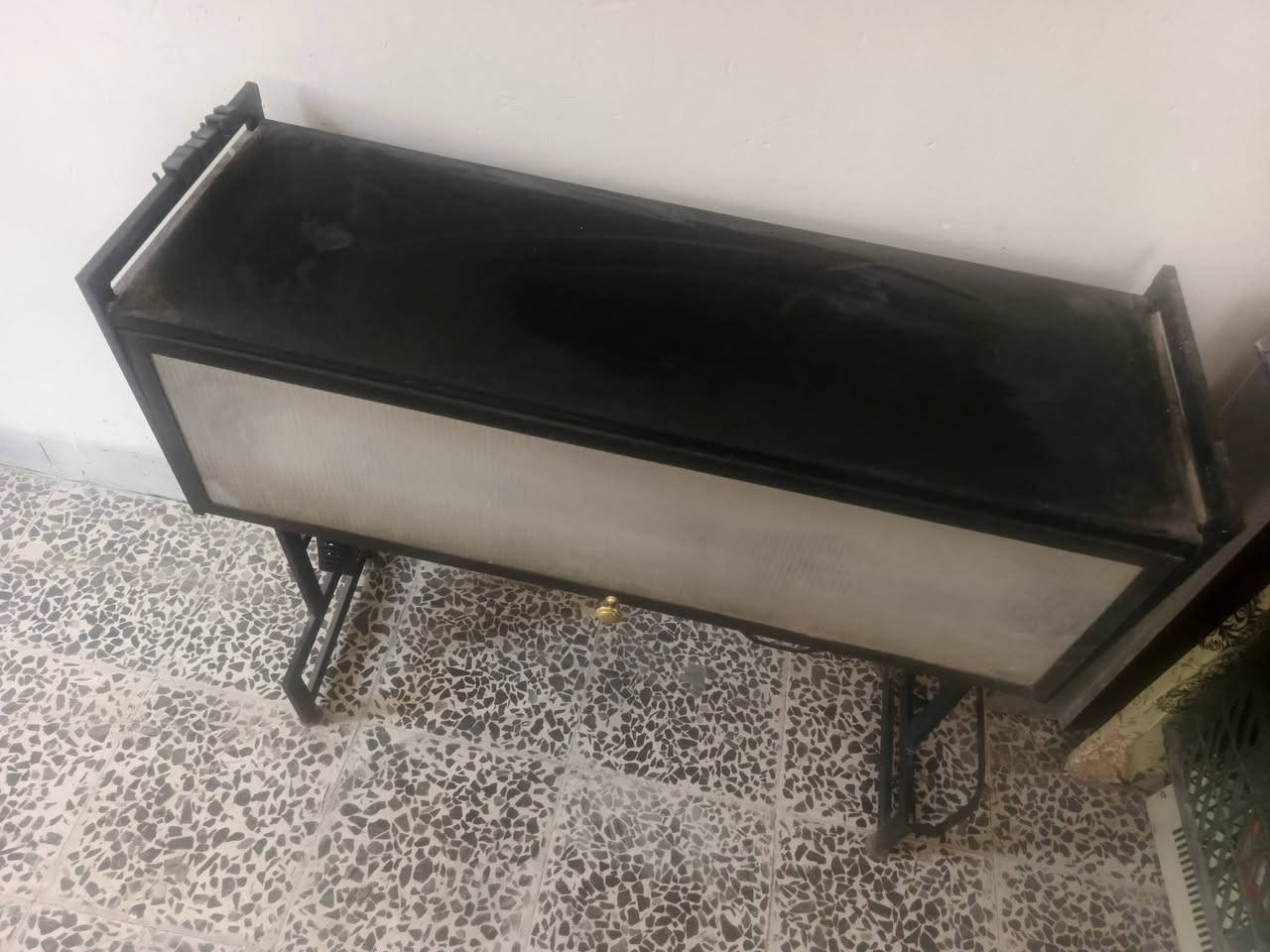سلة المواعين فوق السنك نظيفه 
گدر كهربائي هالوجين


**إذا كنت صاحب هذا الإعلان وتريد حذفه لأي سبب، رجاءا أرسل رسالة إلى الدعم الفني**