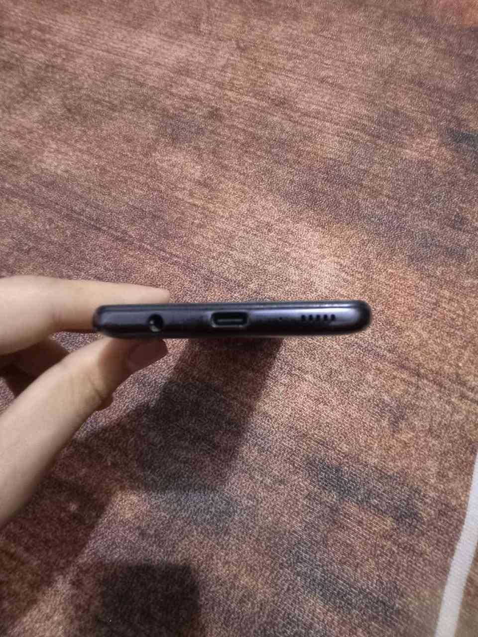 جهاز Galaxy A31 ذاكره (١٢٨)
جهاز على وضع الشركه مكفول من تصليح نضيف كلش جدا
السعر /130  وبيه مجال قليل 
مكاني / ميسان


**إذا كنت صاحب هذا الإعلان وتريد حذفه لأي سبب، رجاءا أرسل رسالة إلى الدعم الفني**