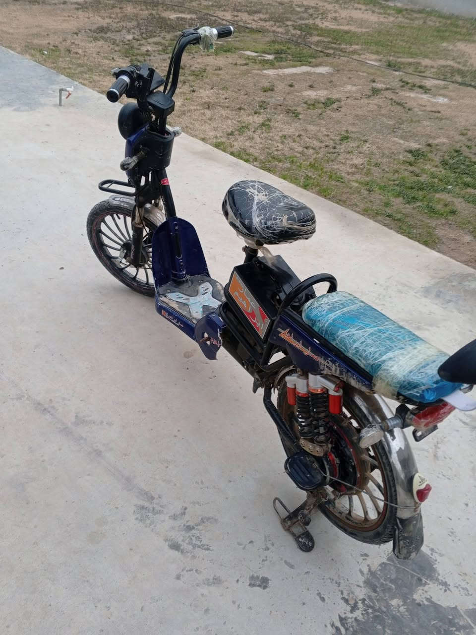 سلام عليكم دراجه شحن السعر 250وبيهة مجال المكان الهاشميه اتصال ***********
