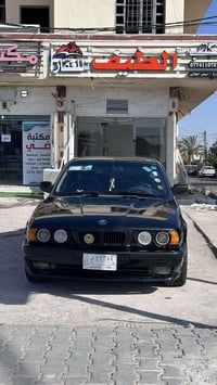 بي ام 525 ١٩٩٠ • اوتوماتيك • رقم بغداد