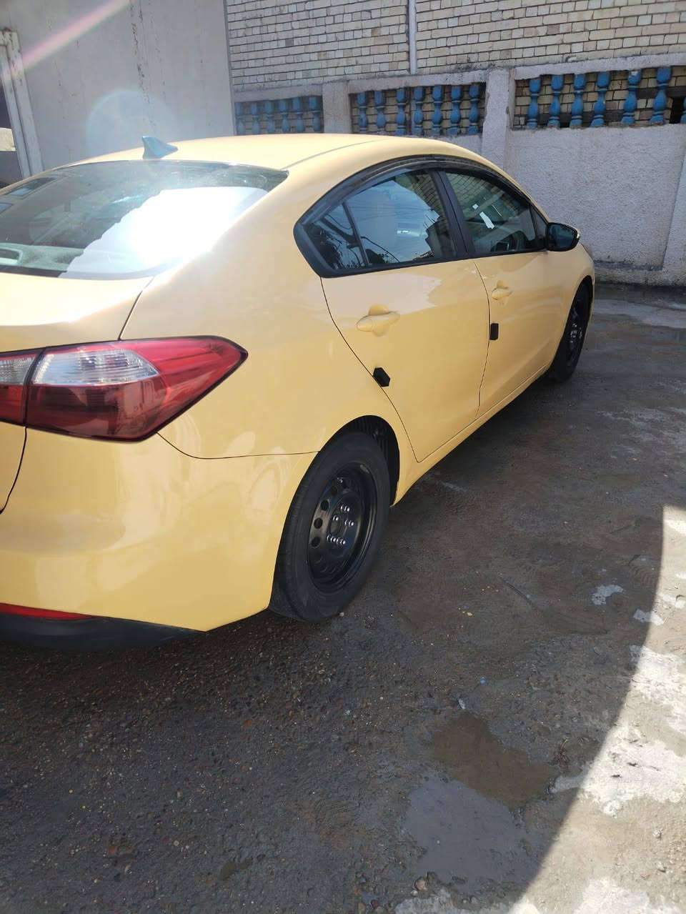 سلام عليكم للبيع فورتي موديل 2015 وارد امريكي حادثه ربع لبنيد فقط مكينة كير صدر تخم تاير كله جديد تبريد ثلج سياره حلوه جاهزة من جميع نواحي مكينة ما مفتوحه سياره مدوشمه عام رقم بغداد تحويل مباشر مكان بغداد دوره سعر 103 وبيه مجال للطيبين رقمي ‏‪***********‬‏
