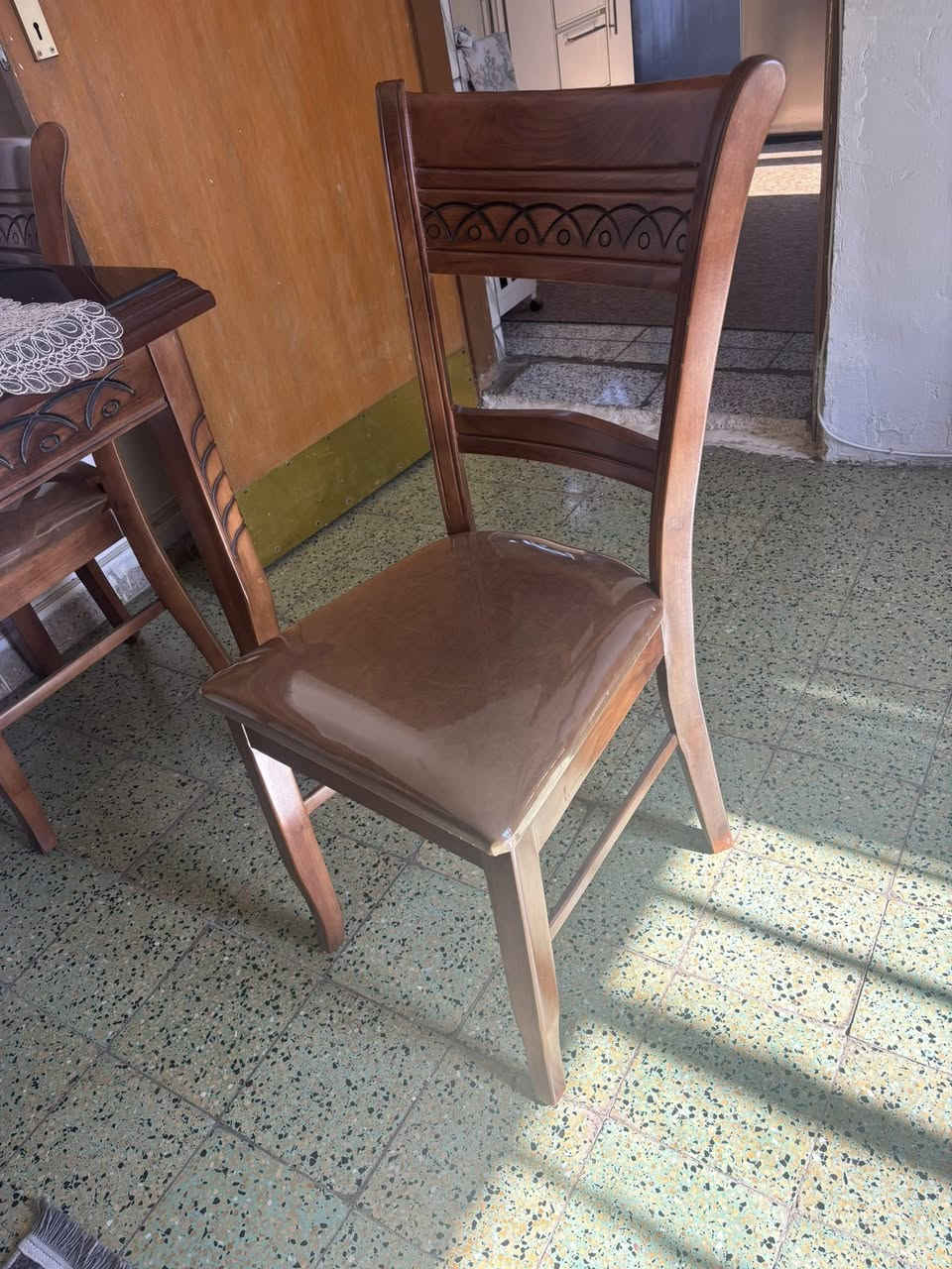 ميز خشب زان واربع كراسي بنايلونها
للبيع


**إذا كنت صاحب هذا الإعلان وتريد حذفه لأي سبب، رجاءا أرسل رسالة إلى الدعم الفني**