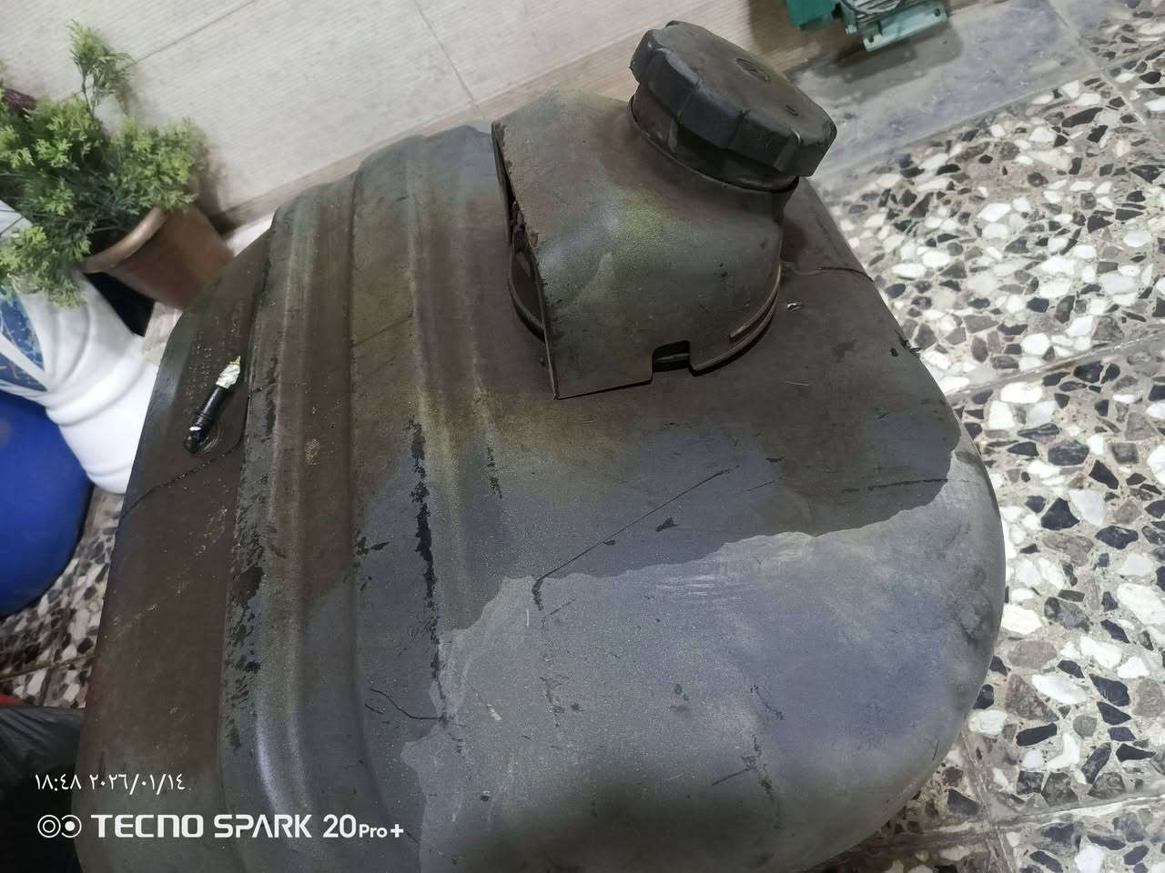 السلام عليكم غراض اتيكو للبيع السعر مناسب مكان بغداد 
***********
