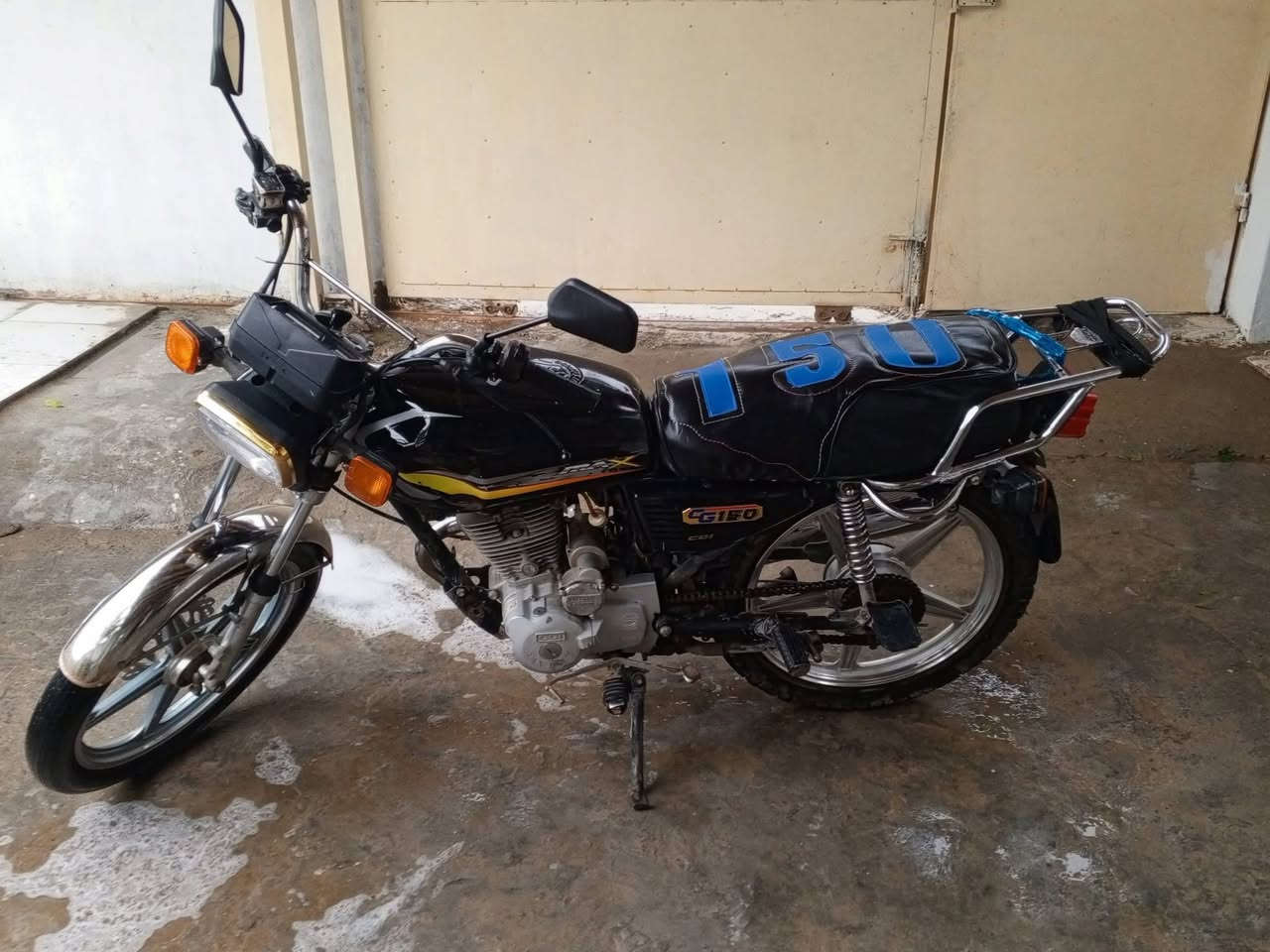 السلام أعليكم اخوان دراجه سيفان موديل ١٩محرك يخبل صوت  طرب  وكدامك ب صور شوف السعر ٣٥٠ مجال بسيط


**إذا كنت صاحب هذا الإعلان وتريد حذفه لأي سبب، رجاءا أرسل رسالة إلى الدعم الفني**