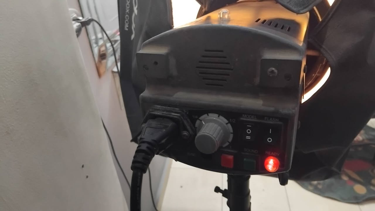 ٢ هيد ٣٠٠
سوفت بوكس 
٢ استاند
كابل تريجر وانفرا
كاميره نيكون d90
لينس 18/105
شاحن وبطاريه وكارته
التوتال/ ١٠الف غير قابل للتفاوض


**إذا كنت صاحب هذا الإعلان وتريد حذفه لأي سبب، رجاءا أرسل رسالة إلى الدعم الفني**