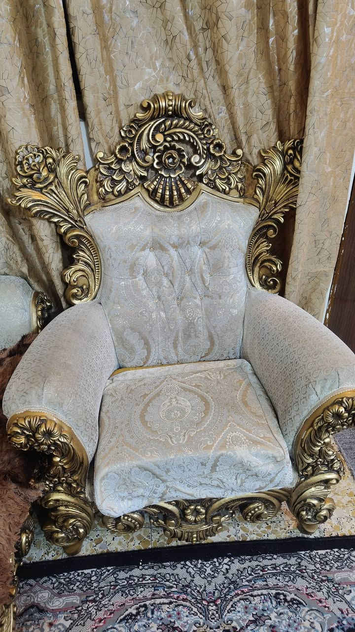 السلام عليكم تخم ملكي نضيف ويا طبلات مالاتة سعر 600 كربلاء حي العباس ***********
