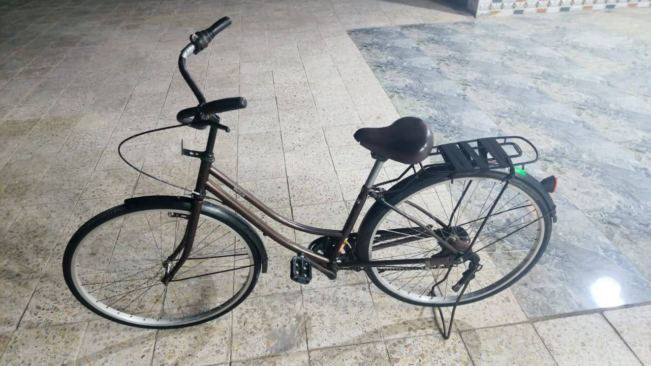 اسلام عليكم باسكل للبيع نضيف حجمه 27 سعرا 70قفل التواصل ***********
