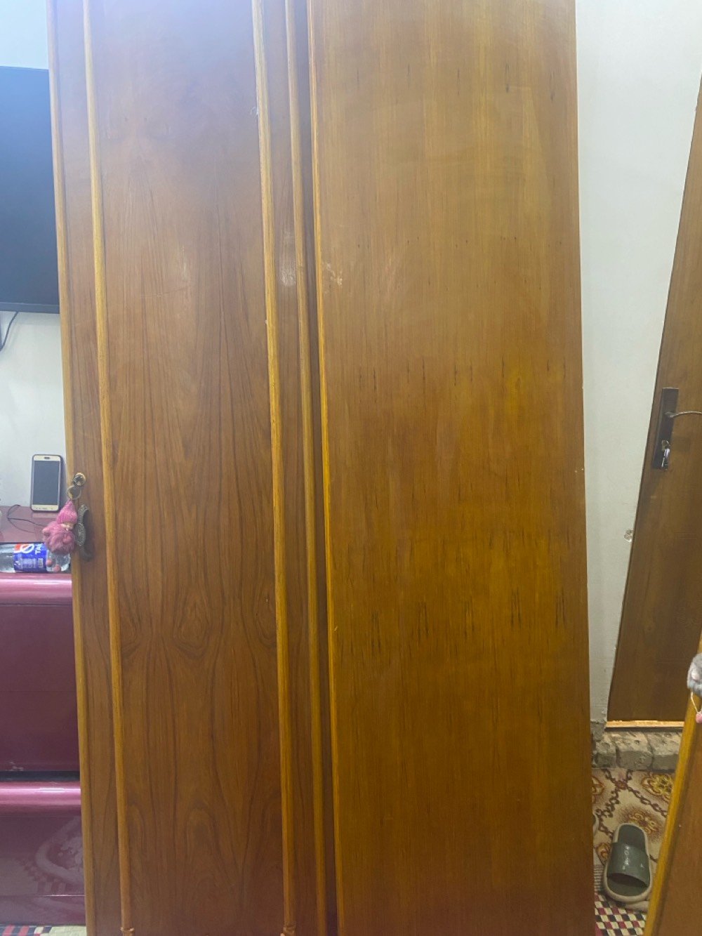 غرفة نوم عراقية مستعملة بحالة جيدة تفصال عراقي صاج داخلي وخارجي فيها ملاحظات بسيطة السعر ٧٥٠ الف وفيها مجال بسيط العنوان بغداد مدينة الصدر