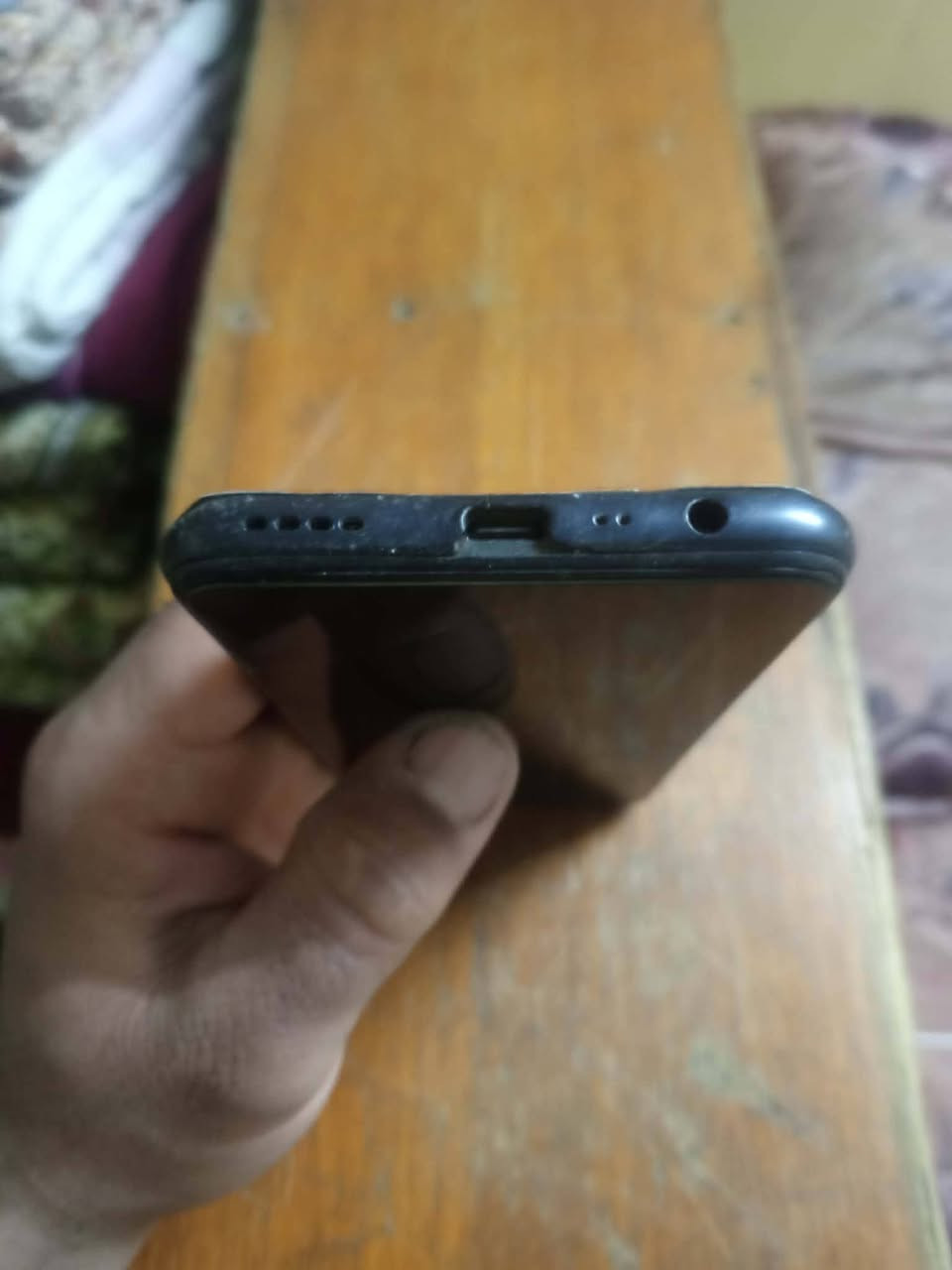 ريلمي 7مبدل شاشه اصليه وبيه فطر من جوه  شرط كلو شغال مكاني موصل جانب الايمن سعرو 55 وبي مجال...... ***********
