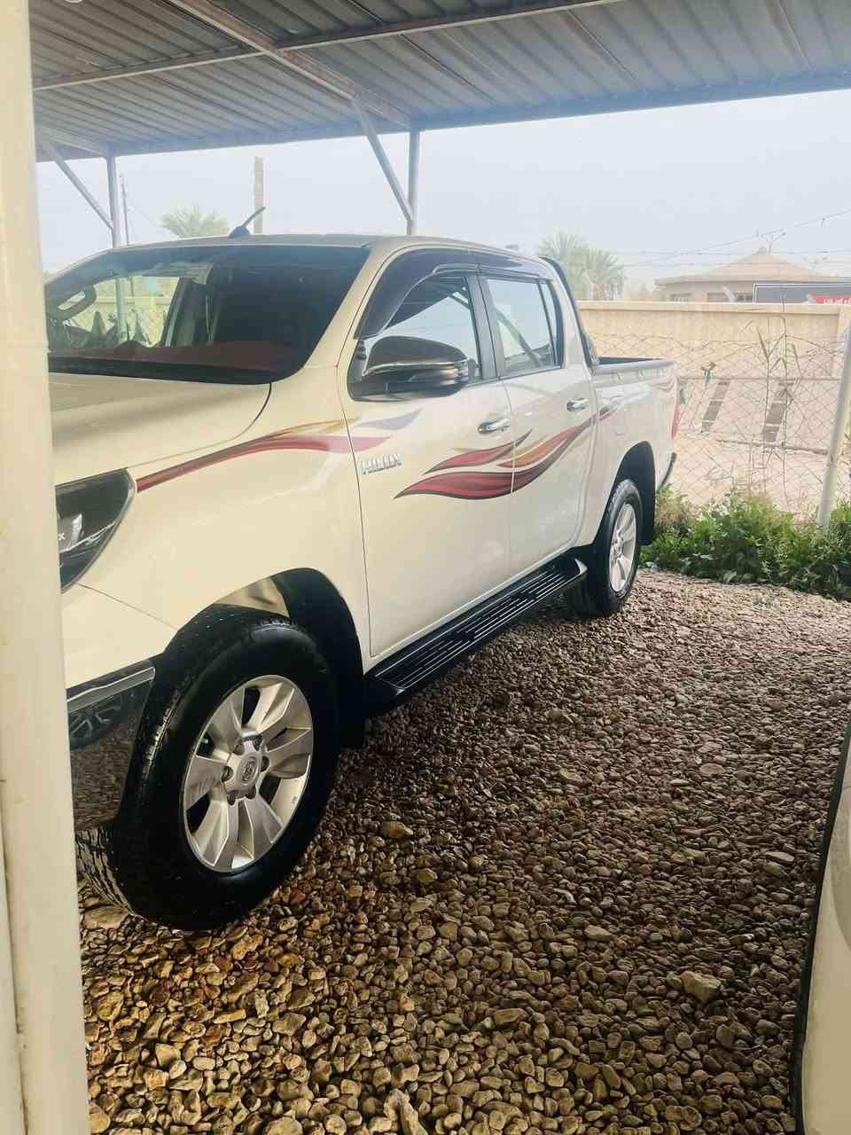 سلام عليكم هايلوكس فورويل ساز كفاله عامه من شخط ومن بارد ماشيه 170 حقيقي كير اوته ماتيك رقم مثنى ***********)
مكان الحمزه الشرقي وموجود ومراوس بيكم فقط
