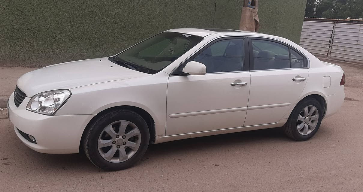 السلام عليكم
كيا اوبتما موديل ٢٠٠٧ وارد امريكي محرك ٦ سلندر /٢٧٠٠ سيارة كامل مواصفات فتحة سقف /كرسي كهرباء /مثبت سرعة/ تحكمات
 استيرن ضربة بنيد وجاملغ للاستفسار الاتصال بالرقم / ***********
