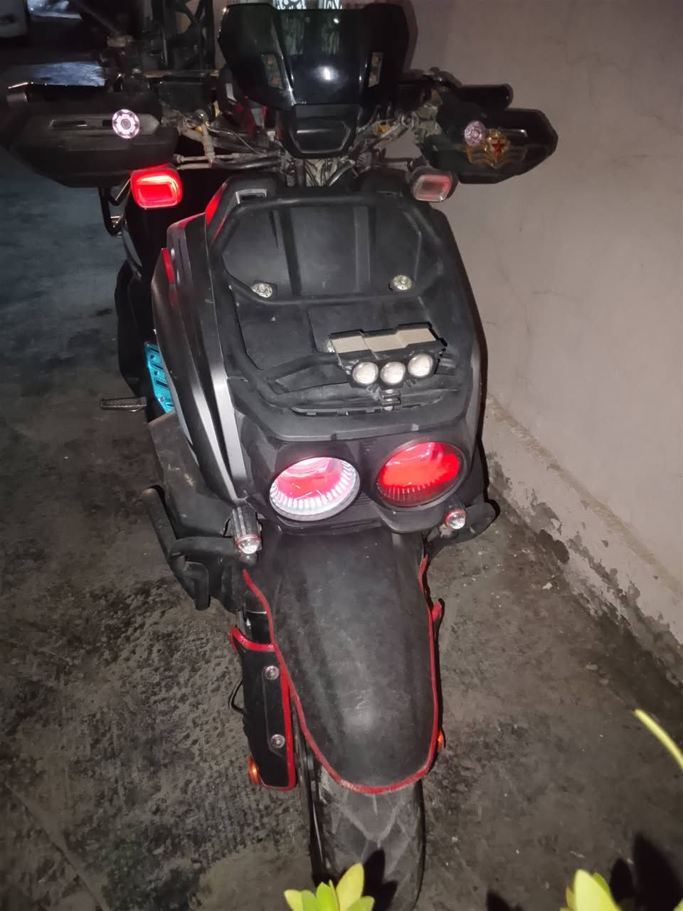 السلام عليكم دراجه اباتشي للبيع بانزين وليس شحن دراجه مكفوله برغي ممفتوح بلمحرك نضيفة محرك ١٧٠سيس بغداد السعر 800بيها مجال بصيط الرقم ***********
