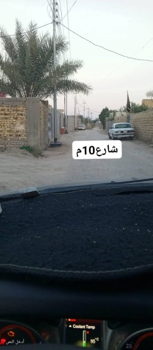 السلام عليكم قطعه زراعي قرب سيد خليل منطقة سكنيه وحلوه تبعد عن شارع العام 300 متر وجه القطعه 10 ونزال 25 مساحة 250 استفسار اكثر اتصل ***********
